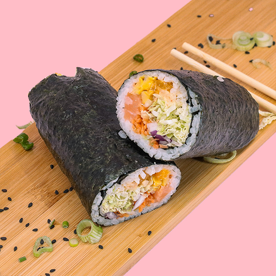 Lachs-Sushi-Burrito von Waku Waku – japanisches Street-Food-Konzept in Basel